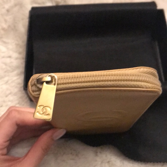 CHANEL - Beige Caviar Zipper Wallet - Picture 5 of 12